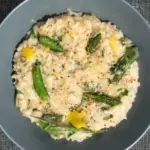 Risotto che si asciuga prima che il riso sia cotto: cosa cambia tra pentola, bollore e aggiunte di brodo