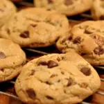 Biscotti che si allargano fino a toccarsi: prima del forno controlla burro, proporzioni e teglia