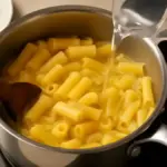 Pasta al forno con mozzarella che rilascia acqua: come preparare gli ingredienti prima di assemblare